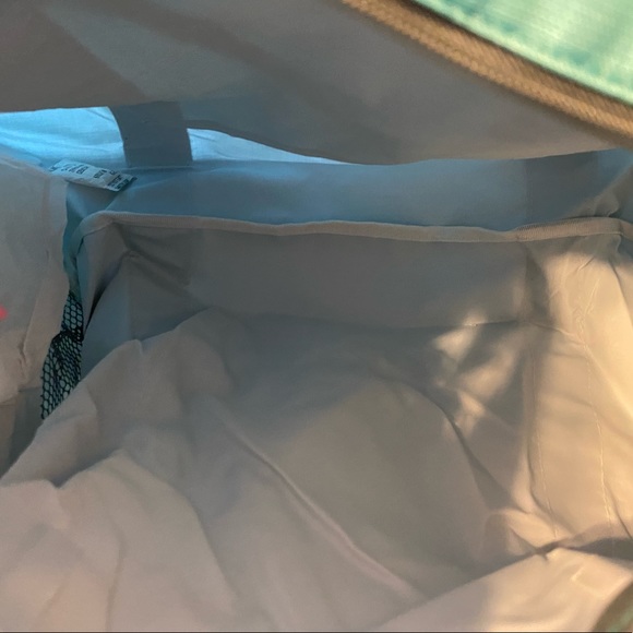 Thirty-One Jr. Rec Duffle in Retired Print Turquoise Cross Pop NWT - Picture 5 of 7